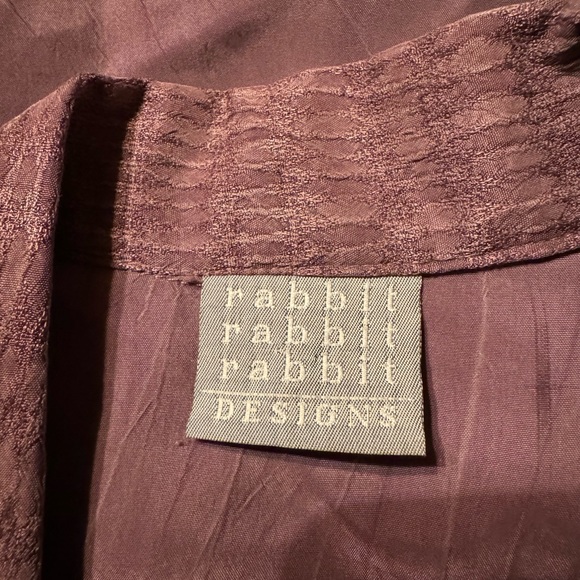 Women’s size 8 Rabbit Rabbit Rabbit blouse. Mauve. Has shoulder pads! - Picture 2 of 4